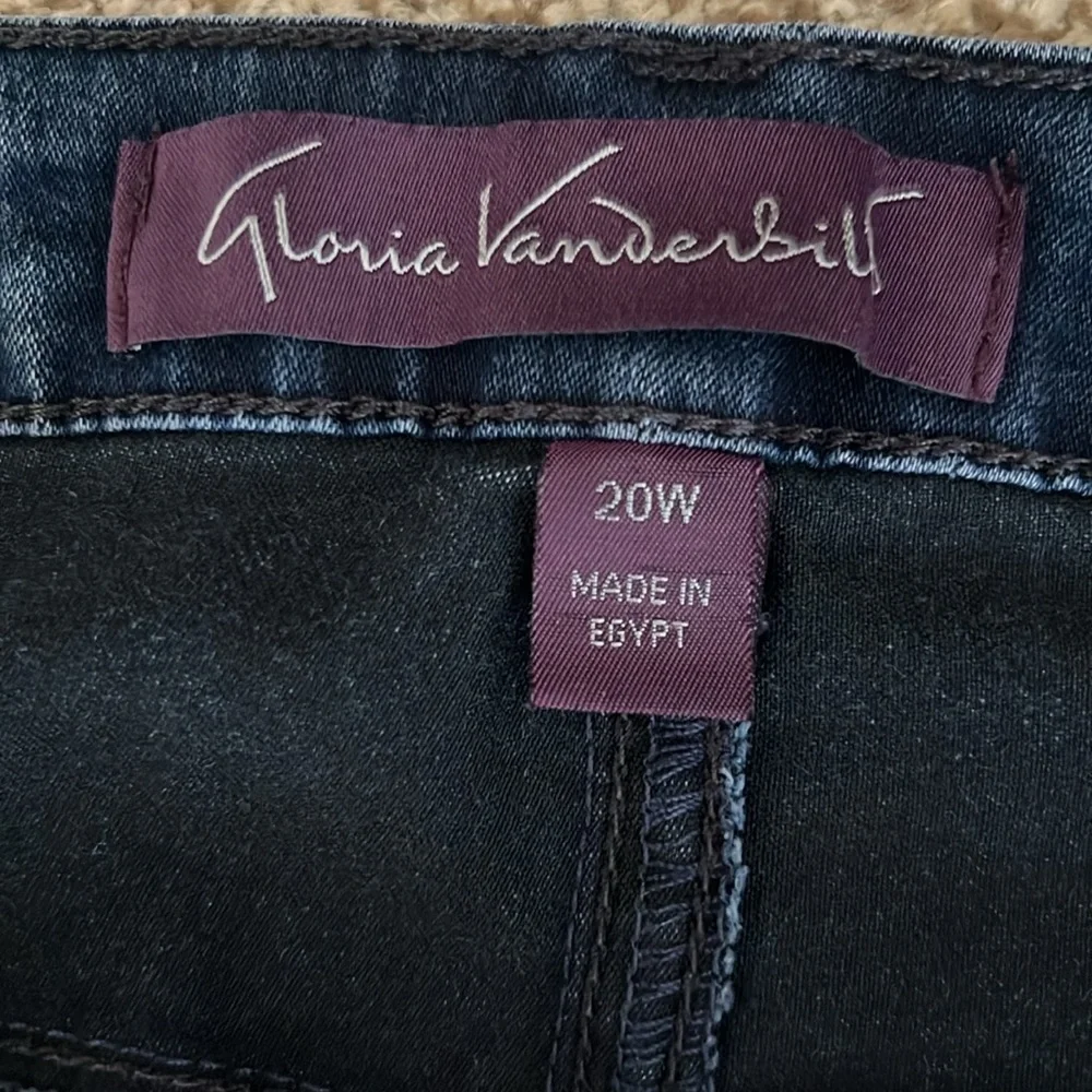 Gloria Vanderbilt Super Amanda Slim Leg Blue Jeans. Size:  20W